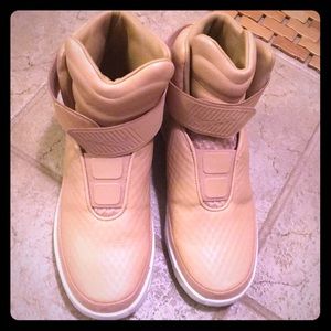 Nike men’s high top sneakers